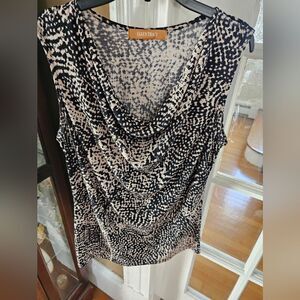 Ellen Tracy ladies shell size medium